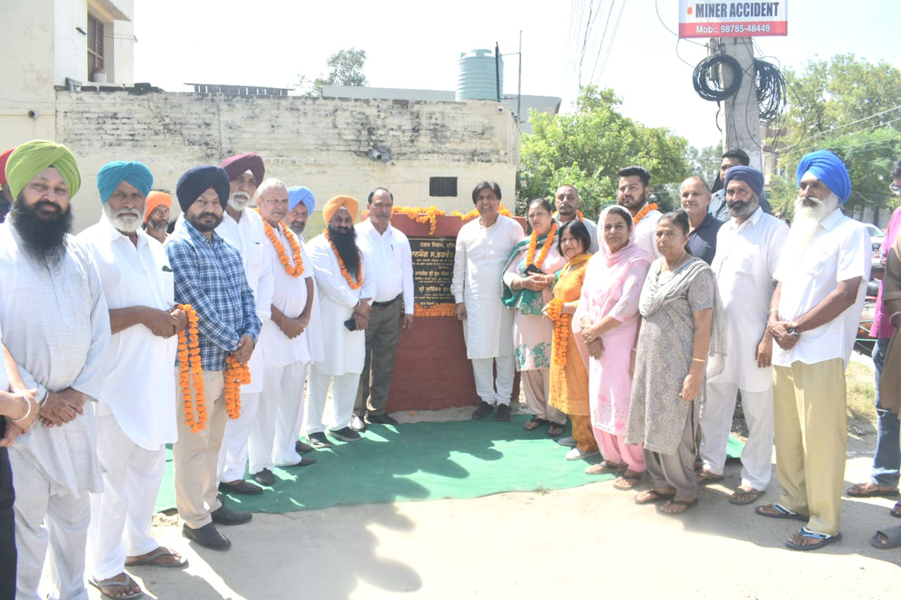 ਕੈਬਨਿਟ ਮੰਤਰੀ ਜਿੰਪਾ ਨੇ ਵਾਰਡ ਨੰਬਰ 19 ‘ਚ ਸੜਕ ਨਿਰਮਾਣ ਕਾਰਜ ਦੀ ਕਰਵਾਈ ਸ਼ੁਰੂਆਤ